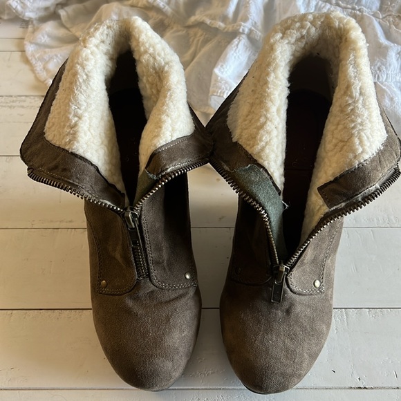 Qupid Fur Booties - Picture 5 of 7